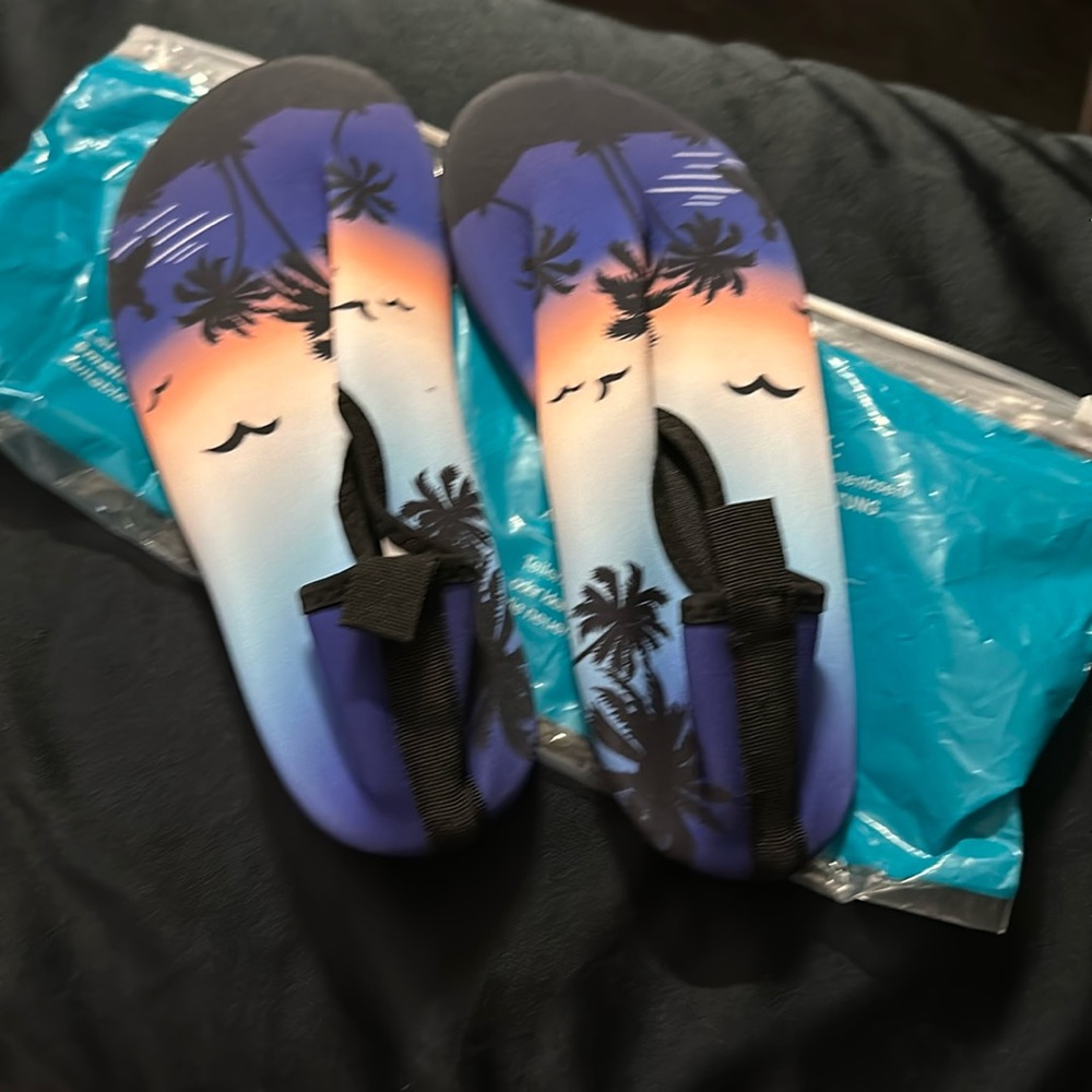 Woman’s / girls water shoes
